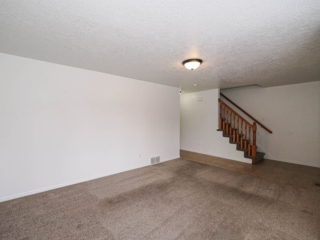 Building Photo - Charming 3-Bed, 2-Bath Home in Prime Ameri...
