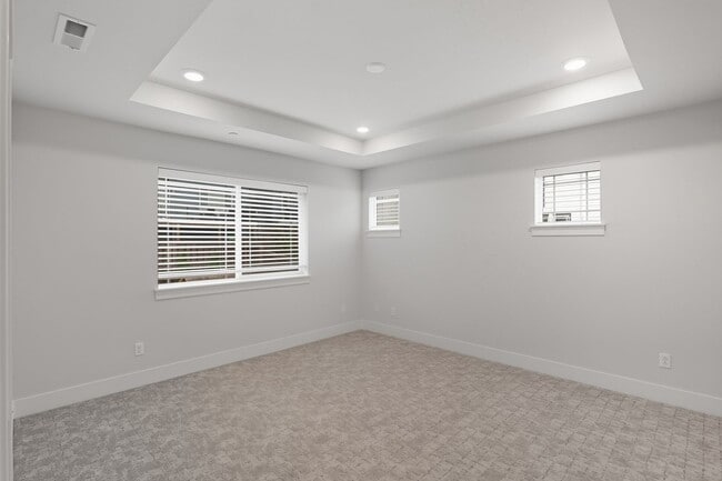 Building Photo - Elegant 4 Bedroom| 3 Bathroom Tigard Home ...
