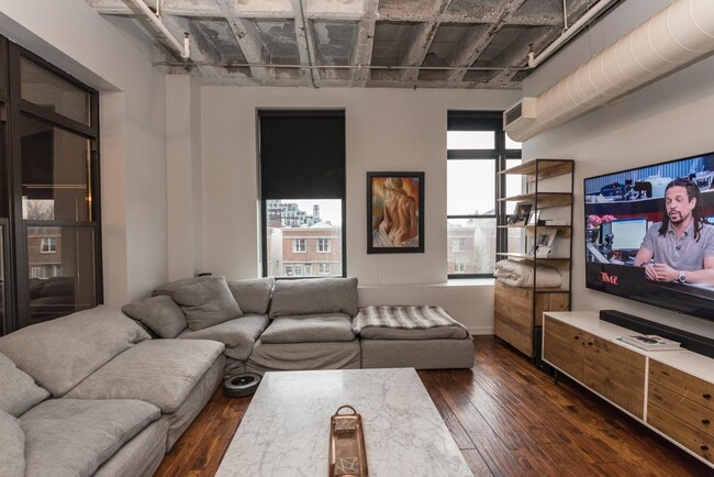 Primary Photo - 2 bedroom in Chicago IL 60605