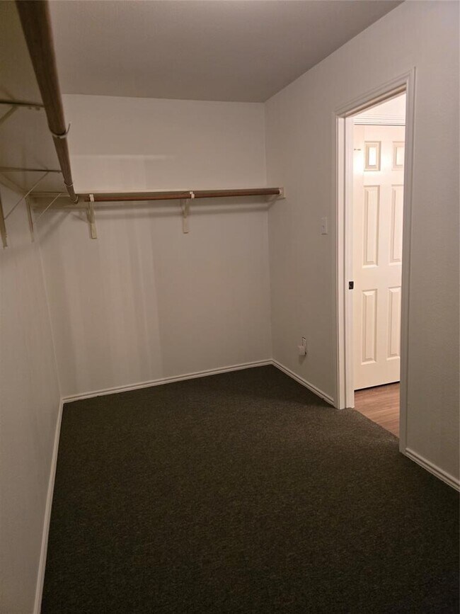 Building Photo - 11909 Big Sky Dr