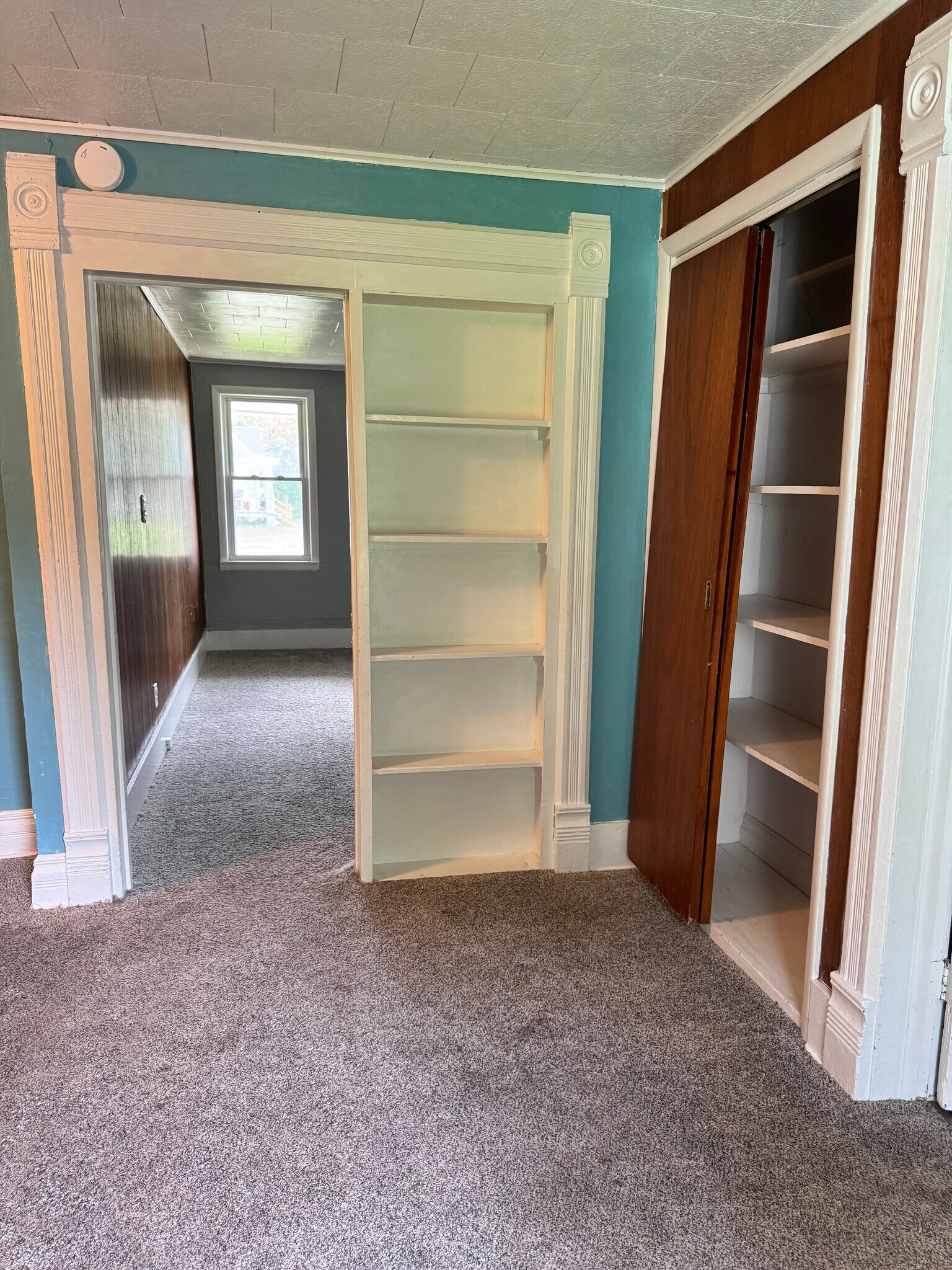 Nook 6 x 6 - 180 Martin St