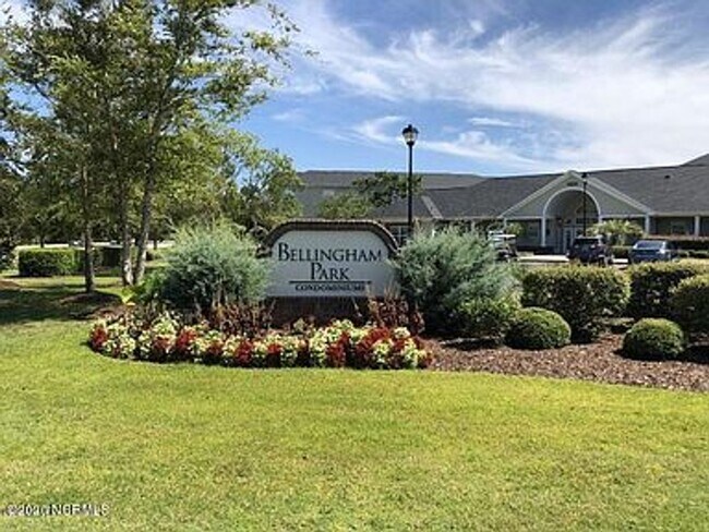 Building Photo - 2801 Bloomfield Ln