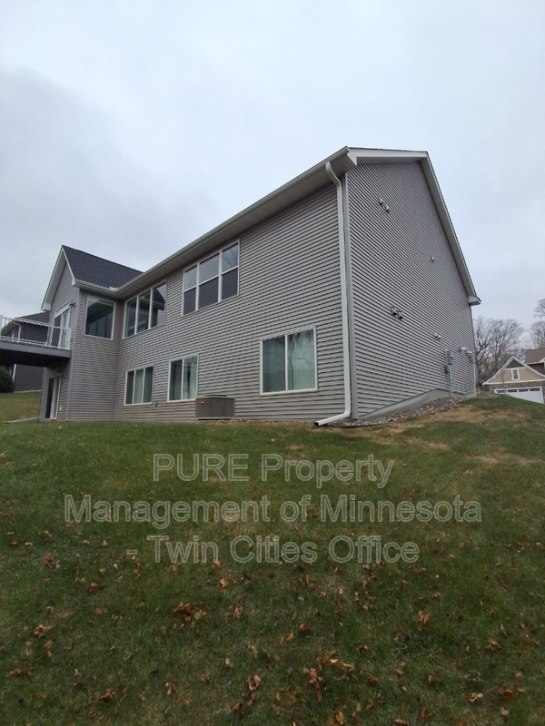 Building Photo - 4251 Maple Hurst Dr S