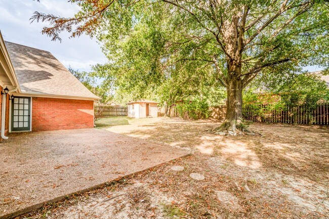 Building Photo - 1320 Fox Trace Dr