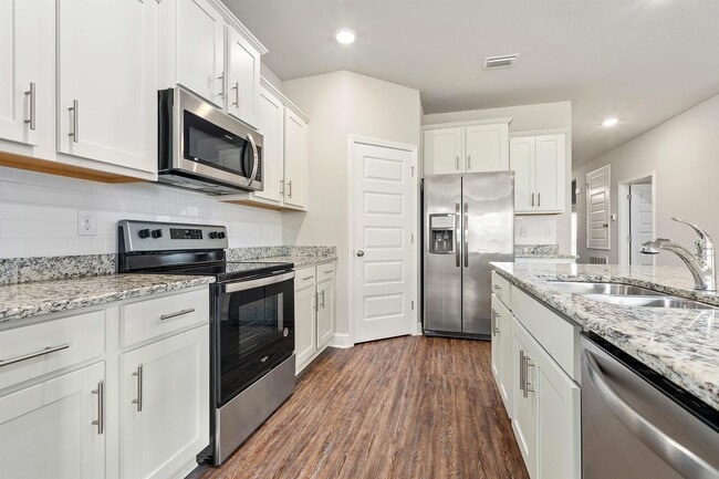 Building Photo - 9376 Swan Point Rd