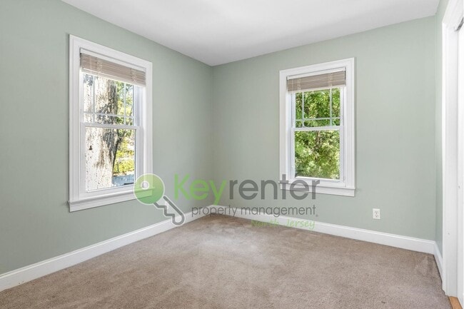 Building Photo - Beautiful 4-Bedroom Home with Fenced Yard ...