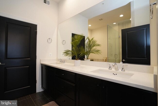 Building Photo - 44655 Provincetown Dr