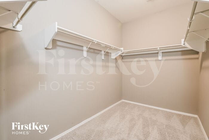 Building Photo - 8075 N Circulo El Palmito