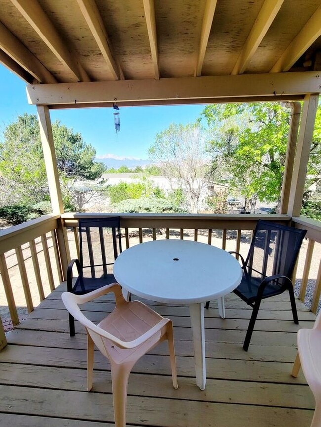 Building Photo - MOVE IN SPECIAL! 4 Bedrooms • Big Backyard...