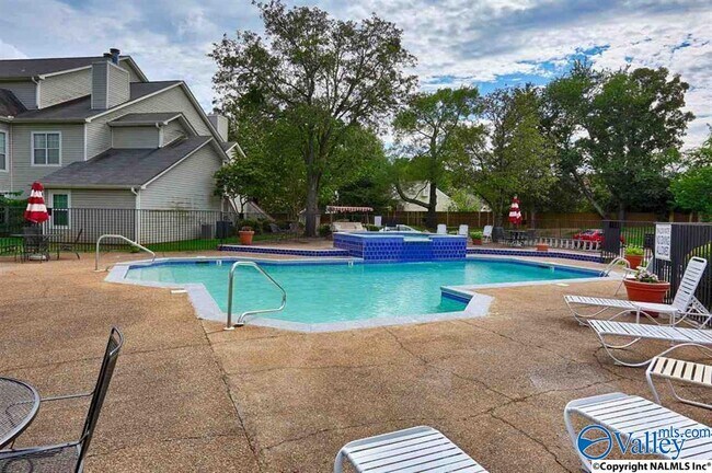 Building Photo - 1085 Stones Throw Dr NW