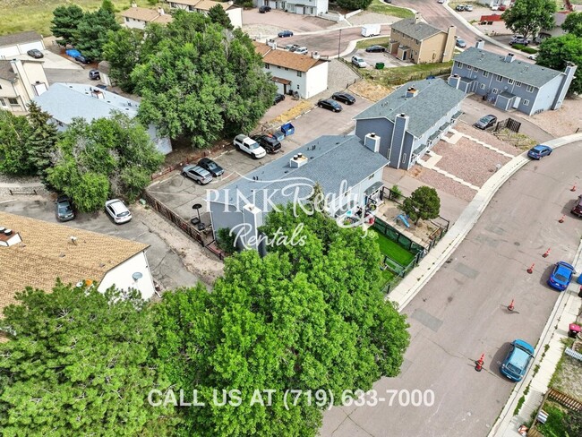 Building Photo - 1971 Mineola St
