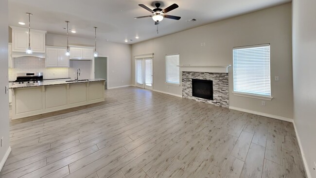 Building Photo - 4 Bedroom Home in Edmond