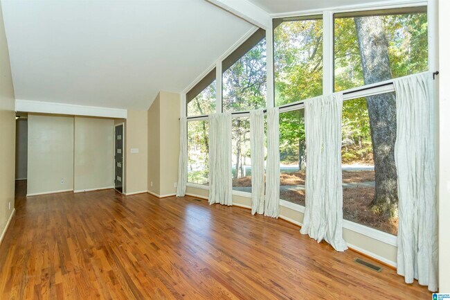 Building Photo - 1928 Indian Lake Dr