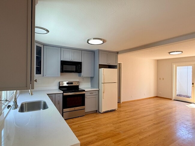Building Photo - 1376 Spoonbill Way