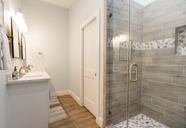 Building Photo - 16511 John Davis Rd