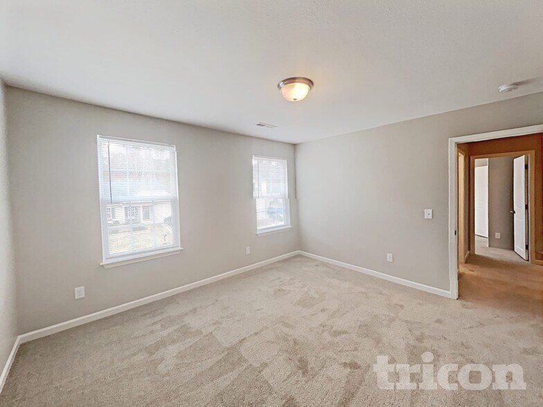 Building Photo - 1925 Buffalo Way