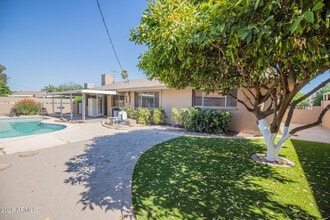 Building Photo - 1224 E Campus Dr