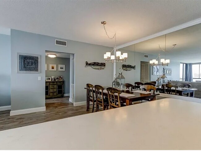 Building Photo - LONG TERM - FULLY FURNISHED 2/2 Open water...