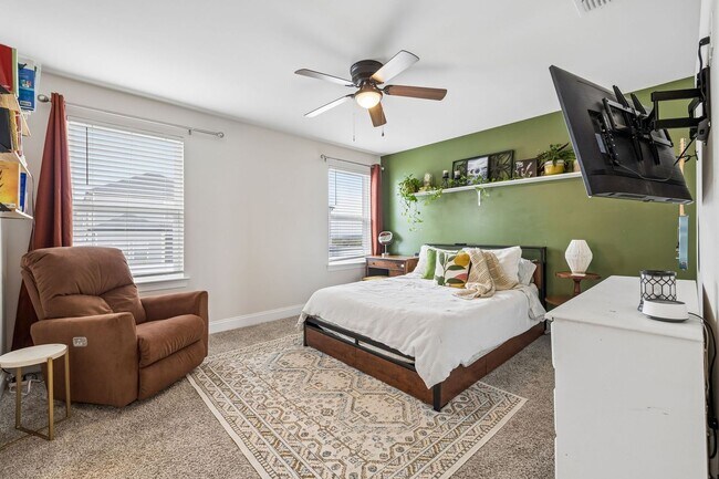 Building Photo - Beautifully maintained and now available as a rental for the very first time!