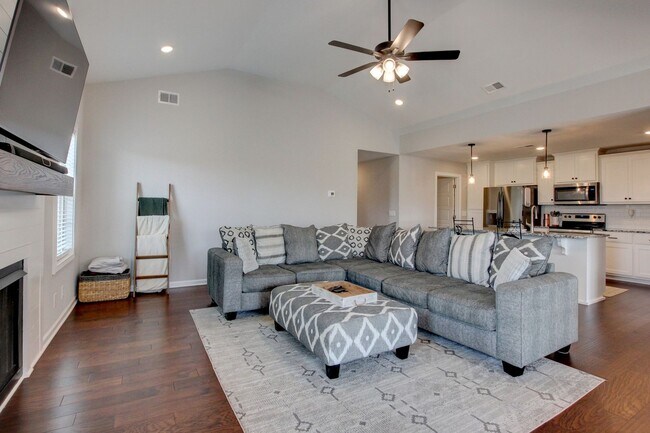 Building Photo - 715 Jodine Ann Dr