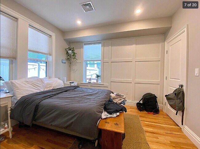 Building Photo - 17-17 Tremont St