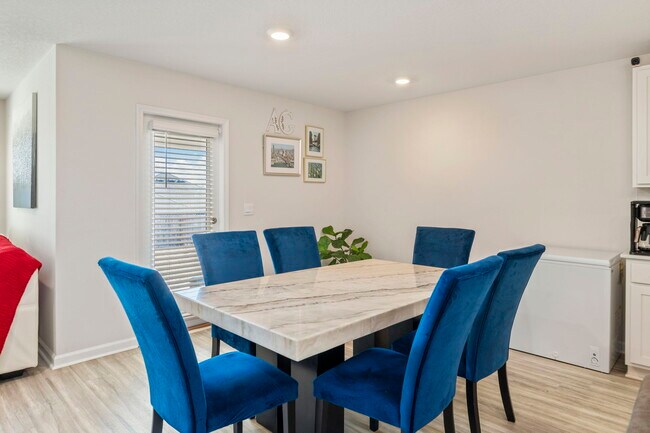 Building Photo - 4735 Airmen Dr