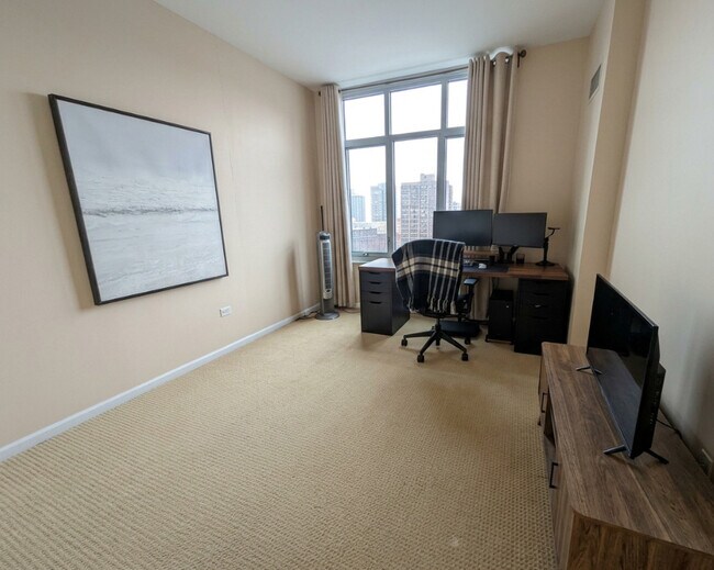 Building Photo - 1134 W Granville Ave