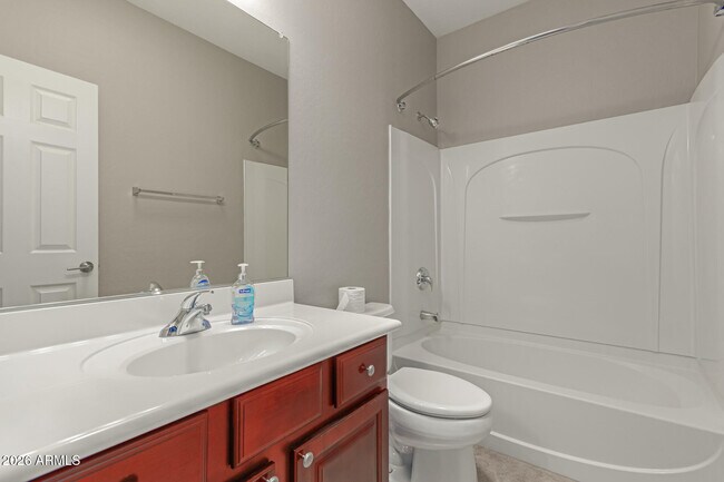 Building Photo - 2206 W Fawn Dr