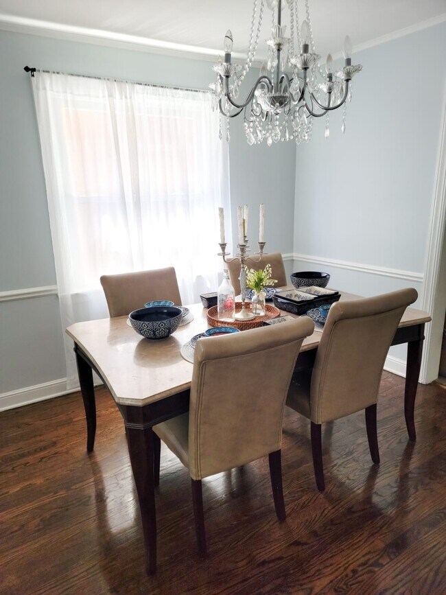 Building Photo - 6530 N Drake Ave