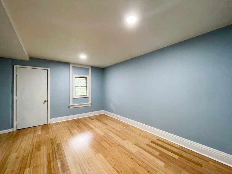 Building Photo - 15 Welsford St