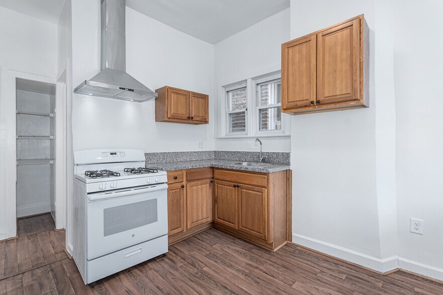 Building Photo - 2439 S Millard Ave