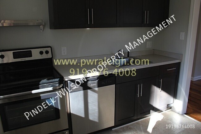 Building Photo - MOVE IN SPECIAL- 2nd month rent is free wi...