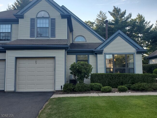 Primary Photo - 183 Mabie Ct