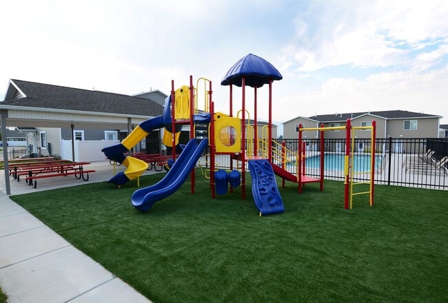 Building Photo - Smithfield Home for Rent with Resort Style Amenities!