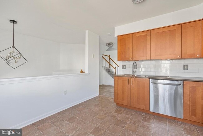 Building Photo - 7813 Flager Cir