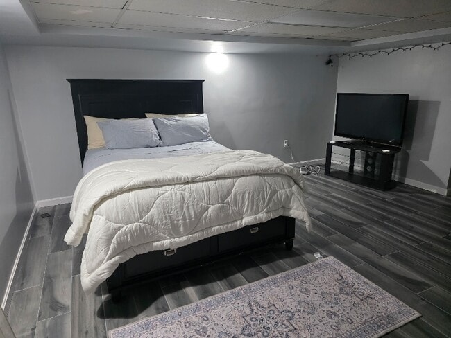 Building Photo - 113 Newton Ave N