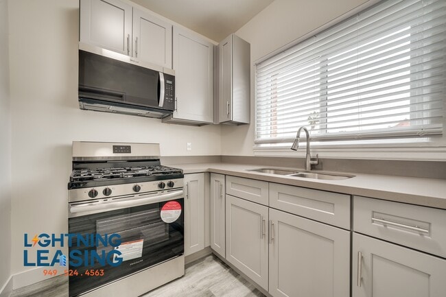 Building Photo - 147-143 Normandie Ave