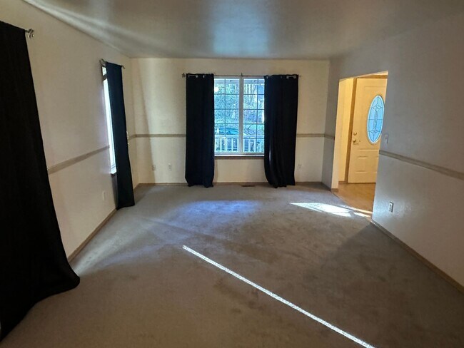 Building Photo - Beautiful 3-Bedroom Home in Gated Clearwood Community!