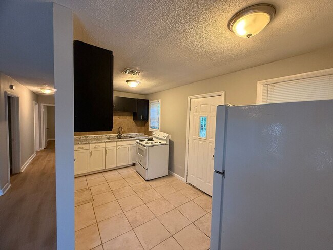 Building Photo - Charming 3 Bed, 1 Bath Single Family Home in Montgomery, AL - $1150/mo