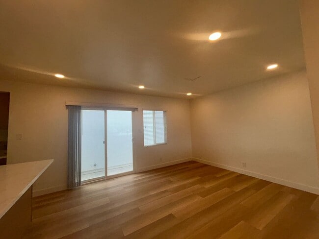 Building Photo - Beautiful newly renovated 3-bedroom, 2-bath home available now in Westminster. Paid Utilities
