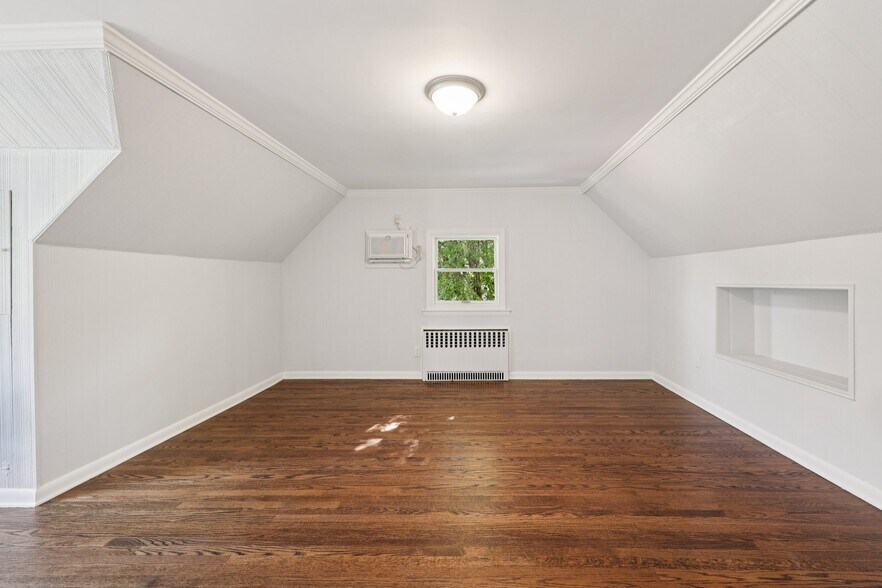 Building Photo - 901 82nd St
