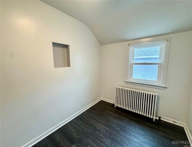 Building Photo - 268 Callodine Ave