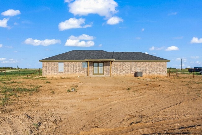 Building Photo - Country Living In Roosevelt ISD!