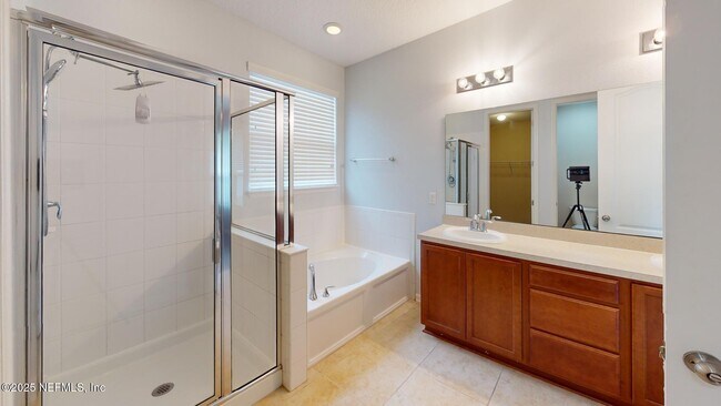 Building Photo - 15707 Lexington Park Blvd