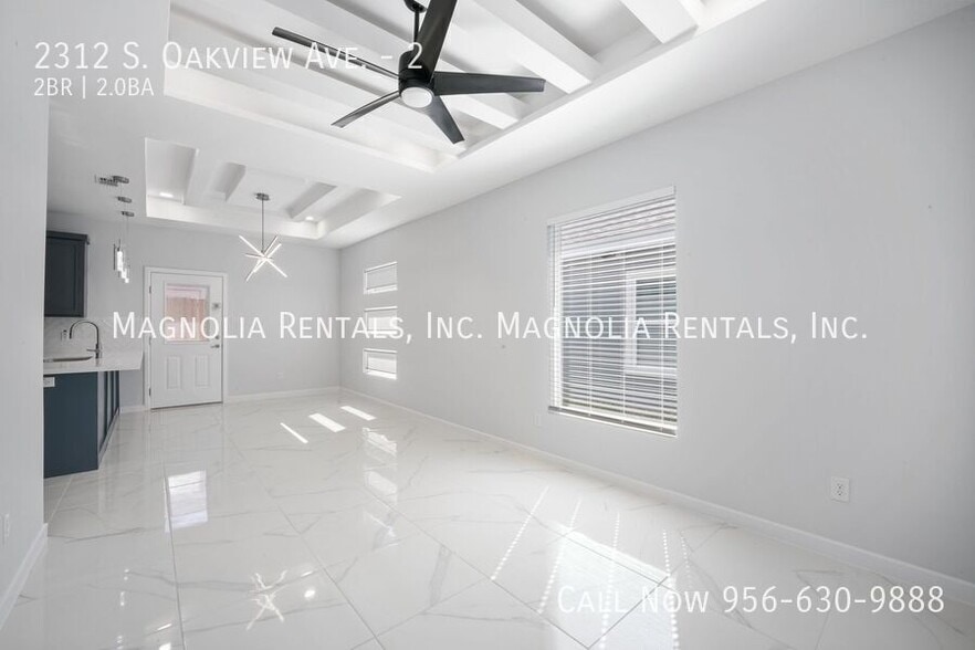 Building Photo - 2312 S Oakview Dr