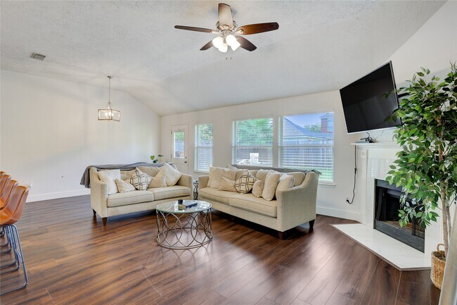 Building Photo - 11319 Windy Creek Dr