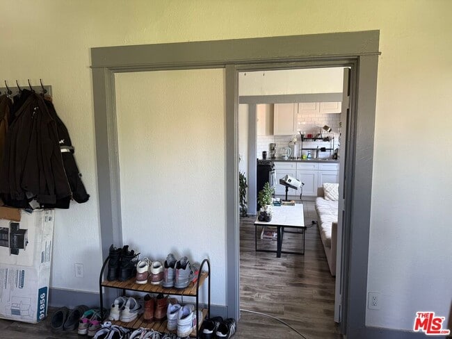 Building Photo - 316 N Bixel St