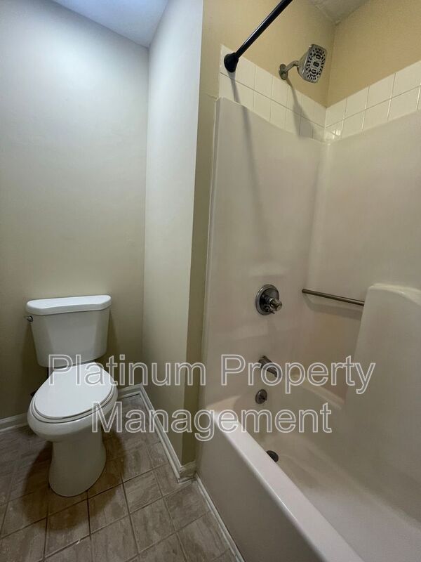 Building Photo - 118 Arbour Way