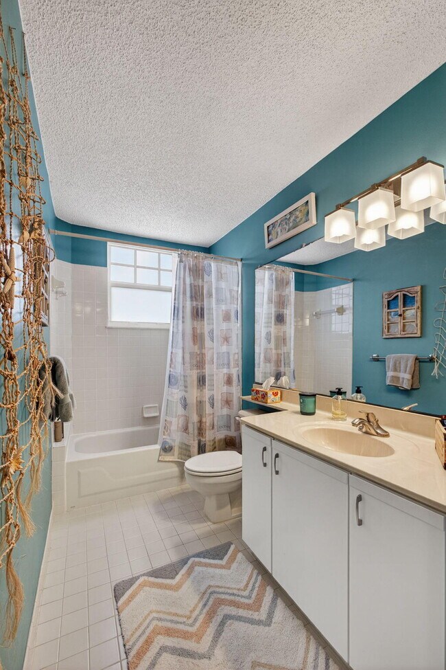 Building Photo - 1206 Mainsail Cir