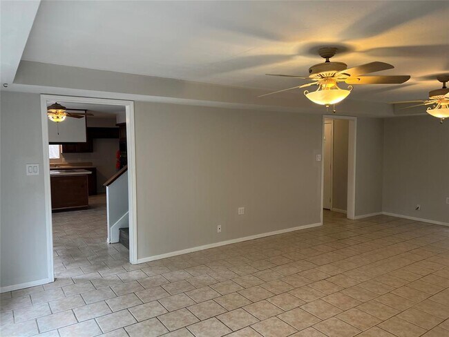 Building Photo - 214 Shenandoah Dr